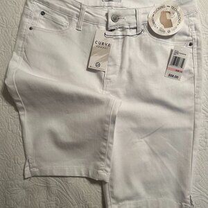 Curve Appeal White Bermuda Shorts
